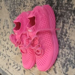 No Bull flyknit trainers